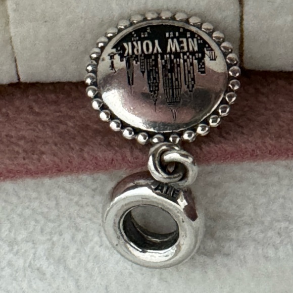 Authentic Pandora New York City Dangle Charm - Picture 7 of 7